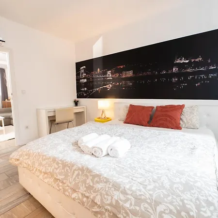 Superb Location & Chic W' 2bedroom Apartmán Budapešť