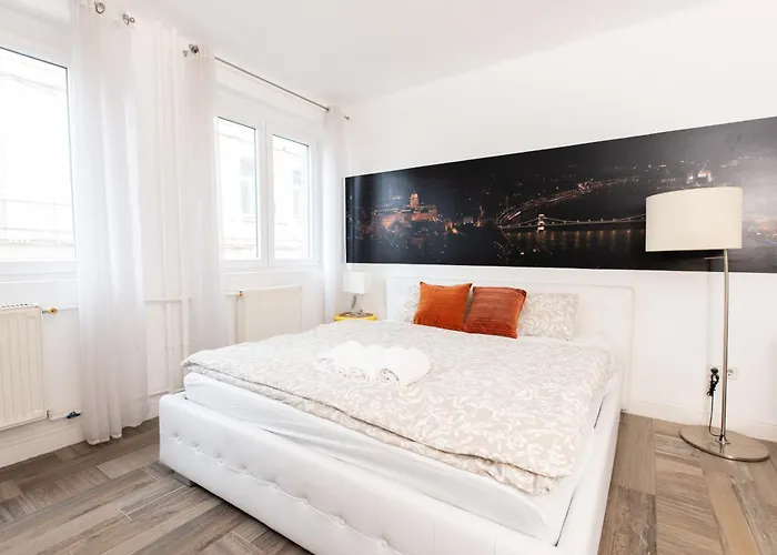 Superb Location & Chic W' 2bedroom * Budapest