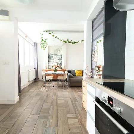 Daire Superb Location & Chic W' 2bedroom