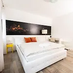 아파트 Superb Location & Chic W' 2bedroom *
