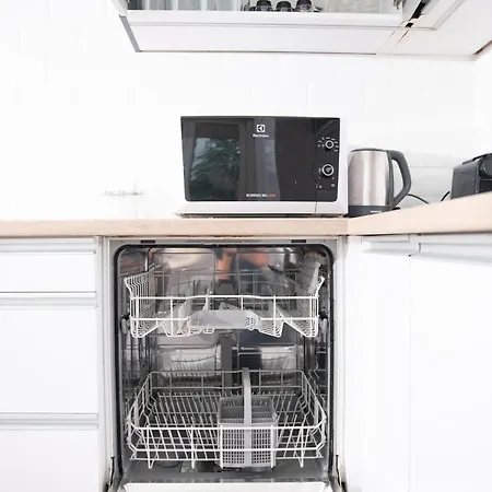 Superb Location & Chic W' 2bedroom * Будапешт
