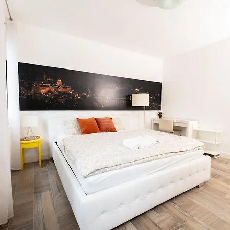 Апартаменты Superb Location & Chic W' 2bedroom *